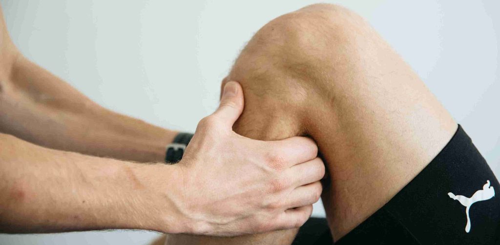 knee pain spiritual meaning