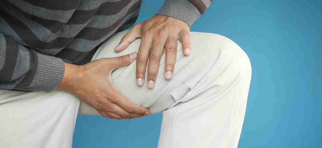 knee twitching spiritual meaning